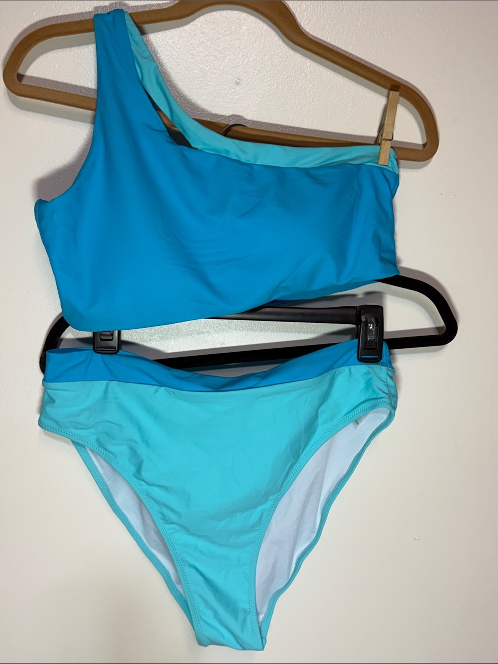 One-Shoulder Turquoise Two-Tone Bikini Set